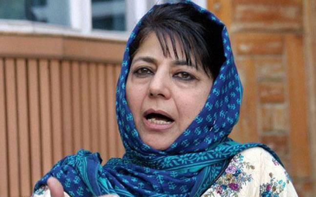 Mehbooba calls Mirwaiz, condemns desecration of Jamia Masjid that she shut for 18 weeks in 2016