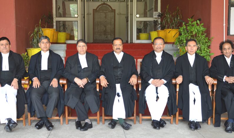 Chief Justice Sudhakar, Justice Mir accorded affectionate farewell by JK High Court at Jammu