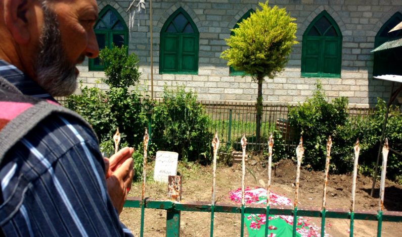 On slain Professor’s anniversary Kashmir university students hold sit-in, pay tributes On slain Professor’s anniversary Kashmir university students hold sit-in, pay tributes