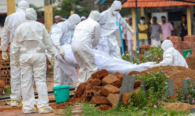 In Kashmir threat of deadly Nipah virus looms large due to tourist influx