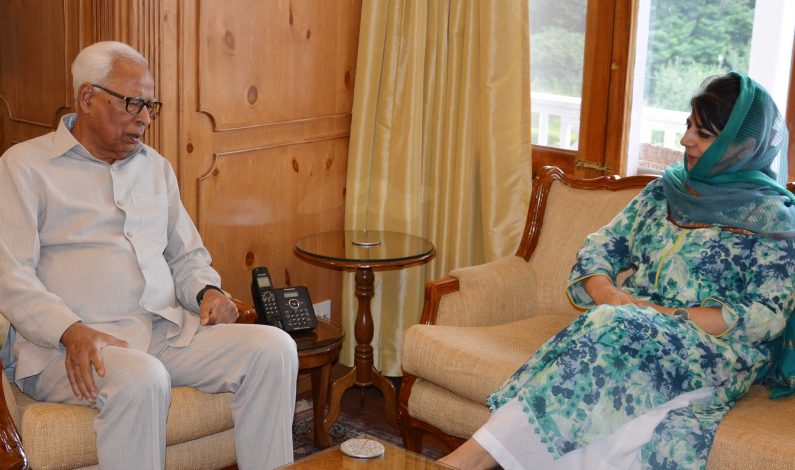 Mehbooba meets governor urges completion of pending work Mehbooba meets governor urges completion of pending work