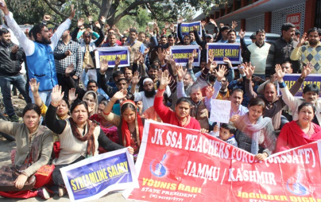 SSA teachers protest in Tral