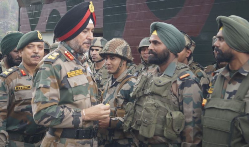 Northern army commander takes stock of security for Amarnath Yatra Northern army commander takes stock of security for Amarnath Yatra
