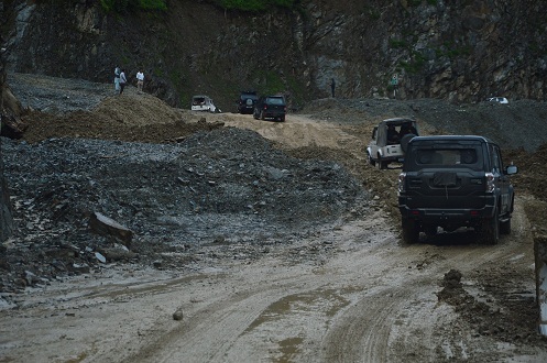 Mughal road reopens after landslides cleared