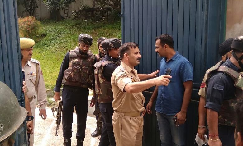 Person shot dead at Farooq Abdullah’s Bhatindi residence identified, is from Poonch Person shot dead at Farooq Abdullah’s Bhatindi residence identified, is from Poonch