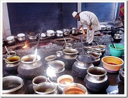 Government issues wazwan advisory, asks cooks to get registered