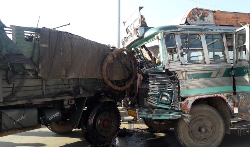 5 army personnel, civilian injured in Tangmarg road accident