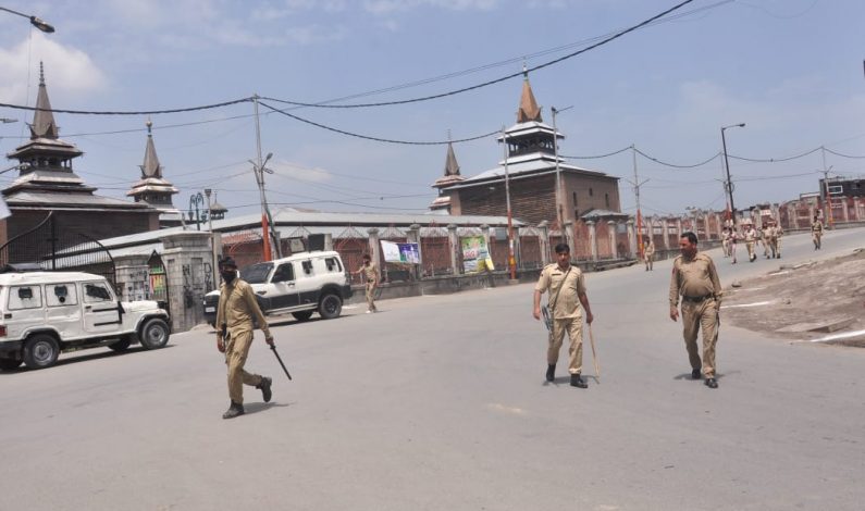Clashes Erupt In Downtown Srinagar Area after Friday Prayers at Historic Jamia Masjid