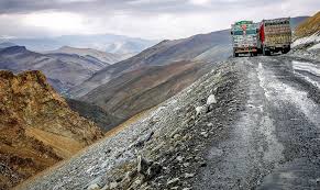 Jammu region receives season’s first snowfall, landslide blocks Jammu-Srinagar highway