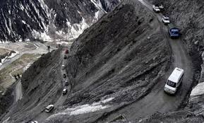 Traffic restored on Srinagar-Leh highway Traffic restored on Srinagar-Leh highway