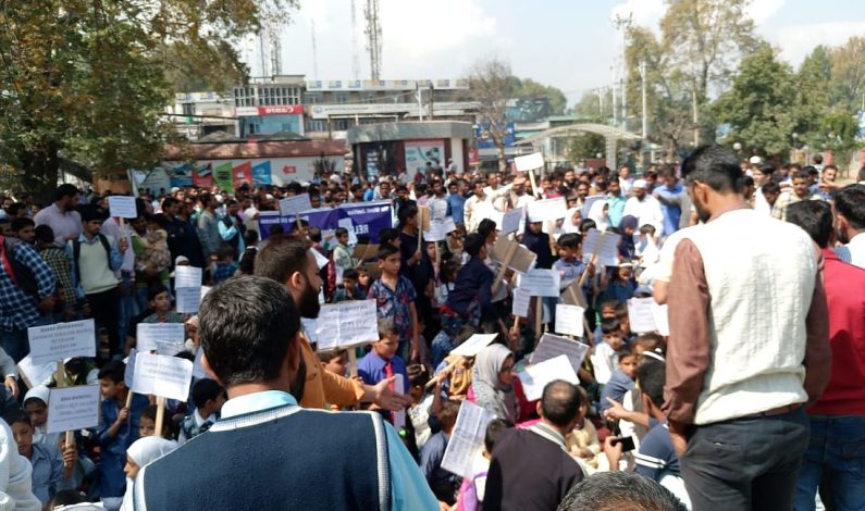Children of casual labourers join parents’ protest demanding release of salaries