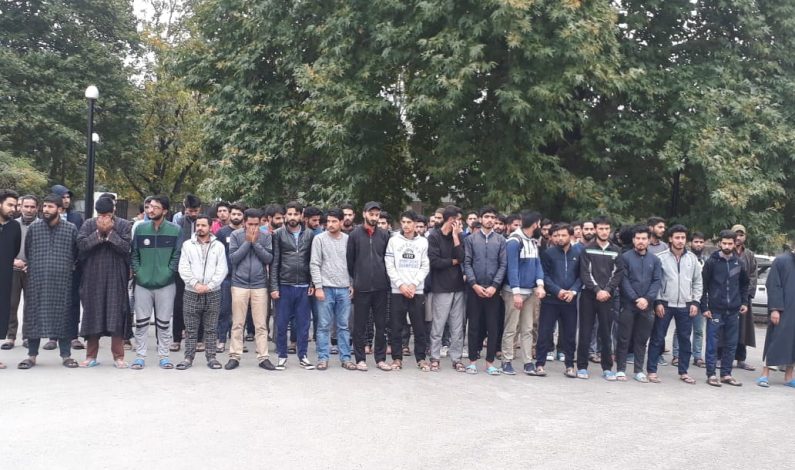 Manan Wani’s killing: Protest rock at Zakoora campus of Kashmir university Manan Wani’s killing: Protest rock at Zakoora campus of Kashmir university