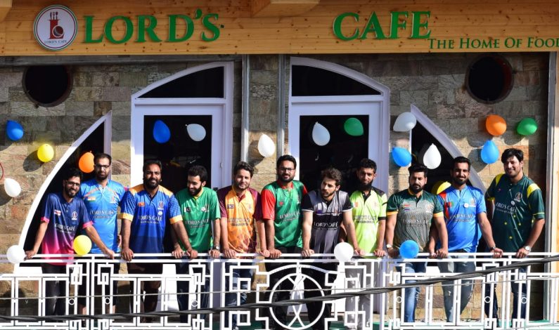Kashmir gets its first Cricket Themed Café, ‘Lord’s cafe’