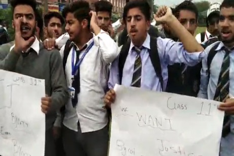 Class 11 exams: Students hit streets, JKBOSE adamant on its decision