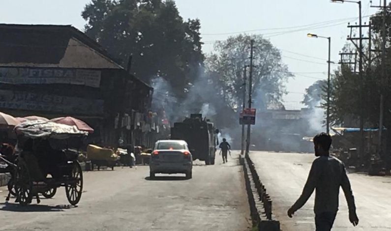 Police use force to disperse Class 11 students demanding deferment of exams in northern Kashmir’s Sopore