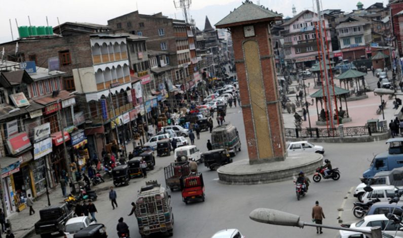 Outdoor bazaars, shopping complexes to remain open four days a week in Srinagar: Admin