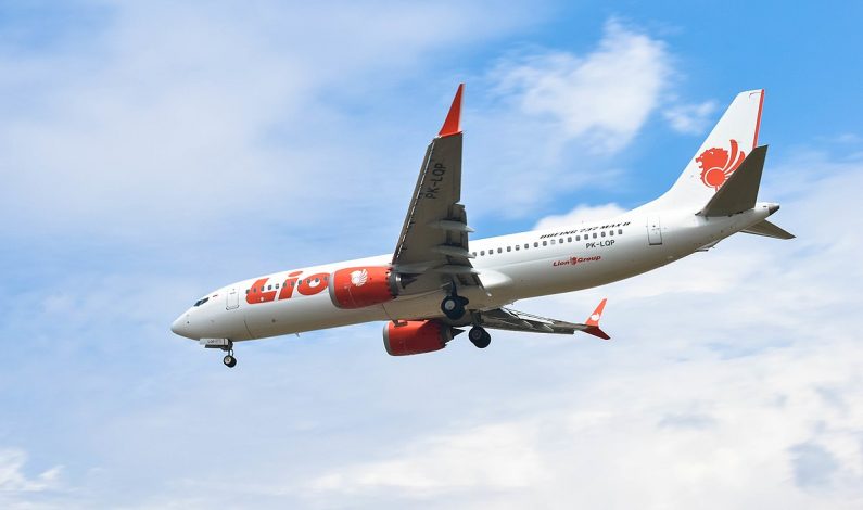 188 feared dead as lion air passenger plane crashes into the sea