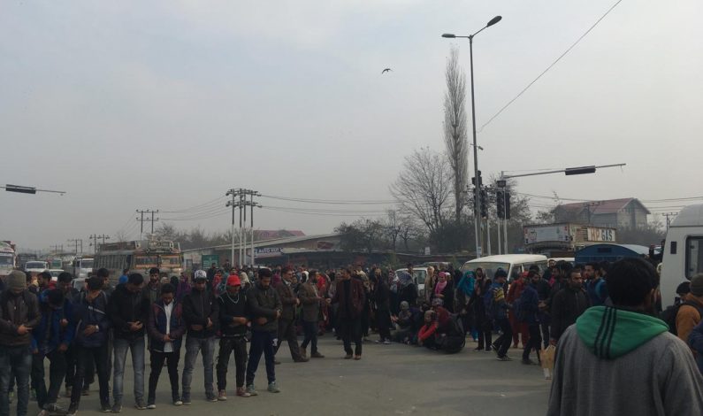 Kashmir: Massive traffic jam at Nowgam bye pass as CUK students block highway Kashmir: Massive traffic jam at Nowgam bye pass as CUK students block highway