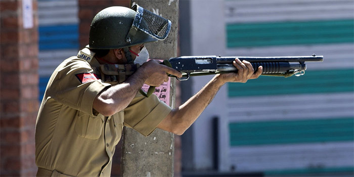 Central Kashmir: Youth hit with pellets in eye during clashes near gunfight site in Budgam