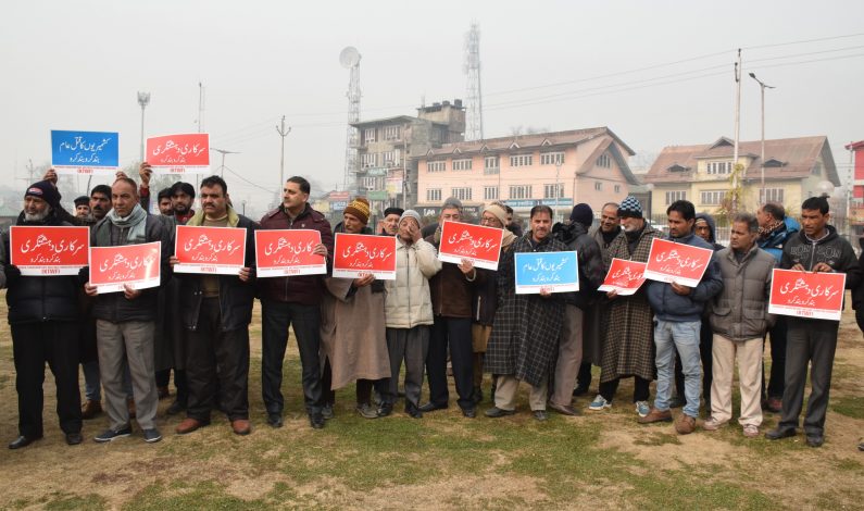 On JRL call Kashmir transporters protest against human rights violations On JRL call Kashmir transporters protest against human rights violations