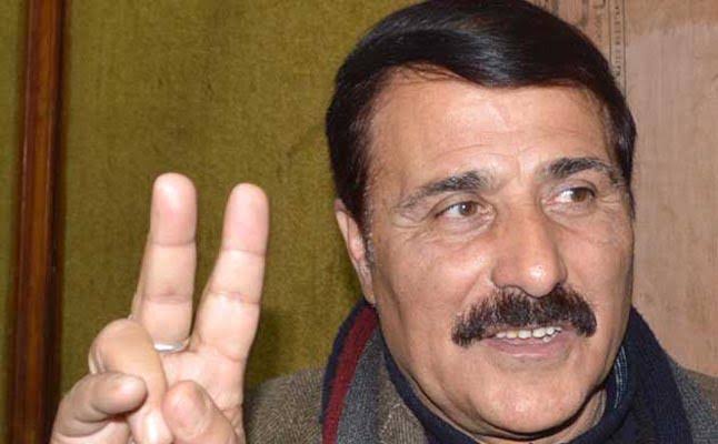 Shehr e Khaas ignored, says Mubarak gul, holds protest