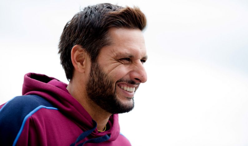 Shahid Afridi backs Imran Khan, says ‘Kashmiris must get to decide their future’ Shahid Afridi backs Imran Khan, says ‘Kashmiris must get to decide their future’
