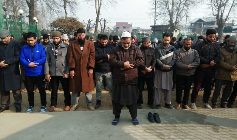 Funeral prayers in absentia offered to slain Pulwama civilians in Srinagar