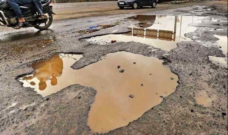 14,926 deaths due to potholes on roads in India in 5 years, SC expresses concern 14,926 deaths due to potholes on roads in India in 5 years, SC expresses concern