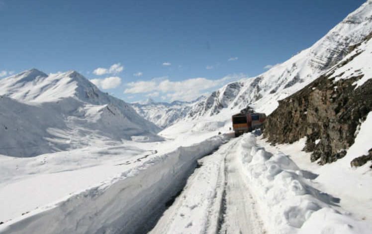 Khardung La avalanche: Three dead bodies recovered, searches on to trace others