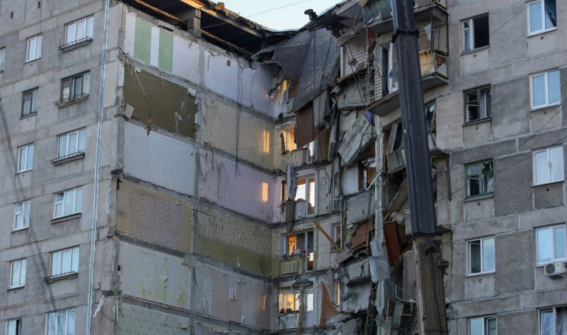 Apartment building collapses in Russia, 37 dead