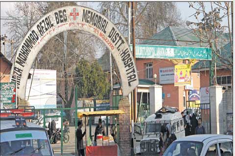 Doctors enjoying political, bureaucratic patronage at DH, MCH Anantnag, not transferred for a decade