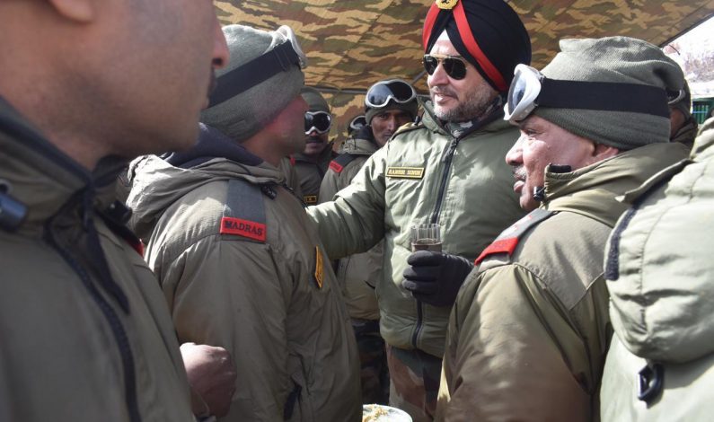 Nothern army commander visits Western Ladakh