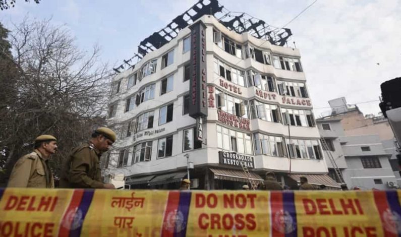 Death toll rises to 17 in massive Delhi hotel fire, 2 jumped to death to escape flames