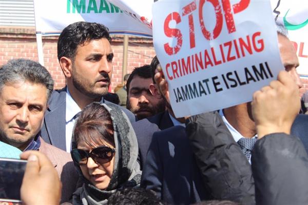 Mehbooba protests ban on Jama’at, demands release of its leadership
