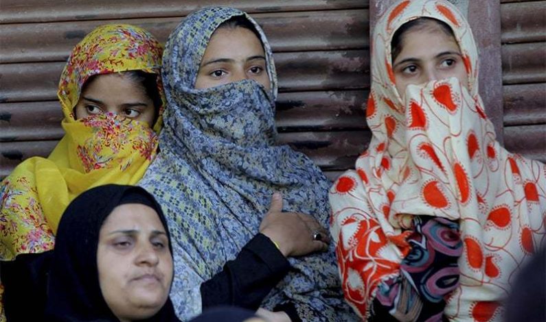 Divorced by south Kashmir resident Muzaffarabad woman stopped from going home to Pakistan Divorced by south Kashmir resident Muzaffarabad woman stopped from going home to Pakistan