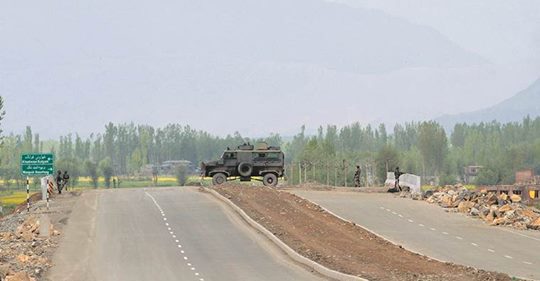 J&K Bank PO exam aspirants stuck on highway as forces disallow civilian traffic during convoys