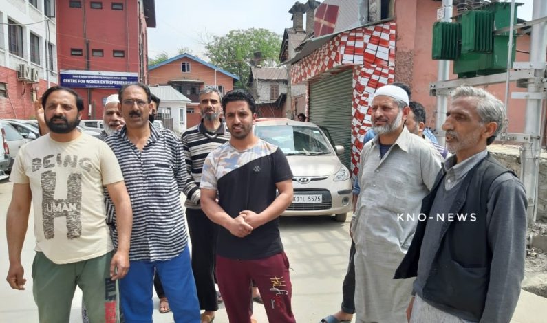 Kashmiri mutton dealers protest against stopping of livestock in Udhampur