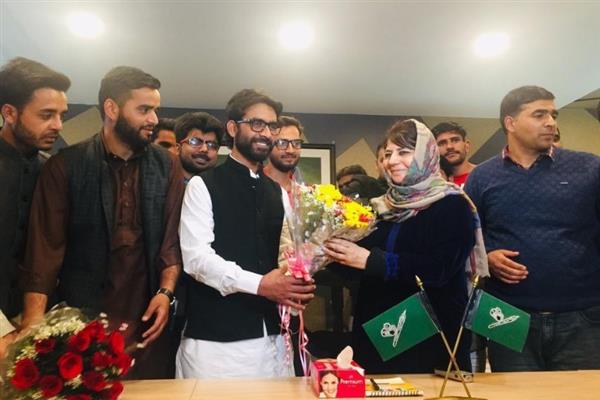 Activist who led campaign for Kathua rape and murder case joins PDP