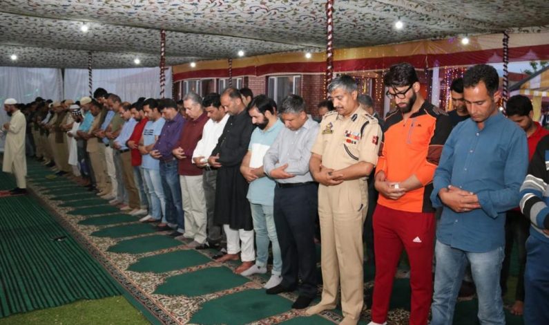 DGP hosted Iftar party for media persons at Srinagar