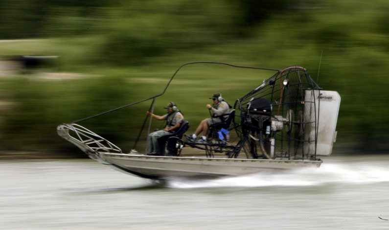 Baby dead, 3 missing after raft capsizes on US-Mexico border Baby dead, 3 missing after raft capsizes on US-Mexico border
