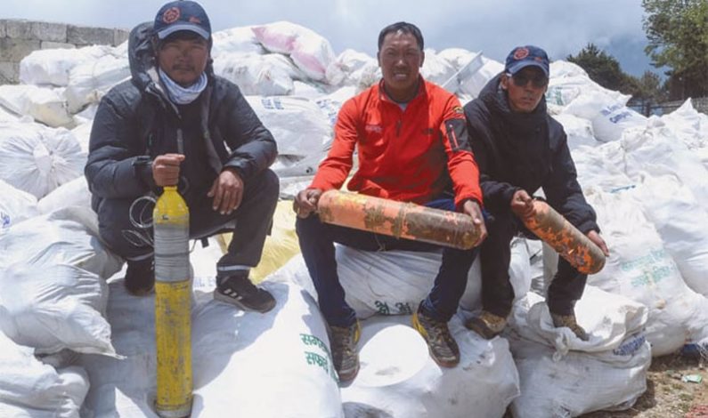 Four bodies and ten tonnes of rubbish collected from Everest after climbing season ends Four bodies and ten tonnes of rubbish collected from Everest after climbing season ends