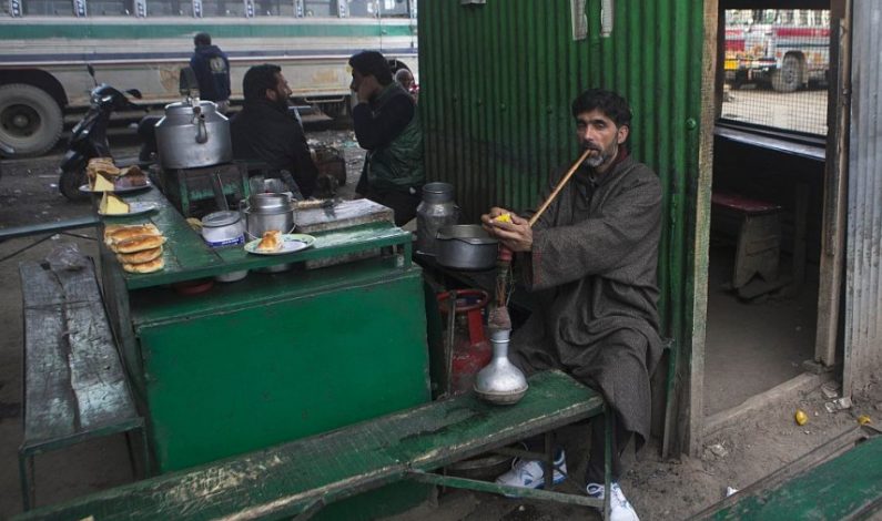 Roadside tea stalls, restaurants close as Ramadan begins in Kashmir
