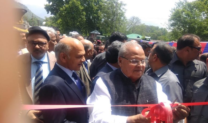Guv Malik inaugurates traffic grade separator at TRC Srinagar