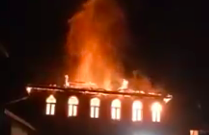 Fire guts Masjid Noor in Bandipora Fire guts Masjid Noor in Bandipora