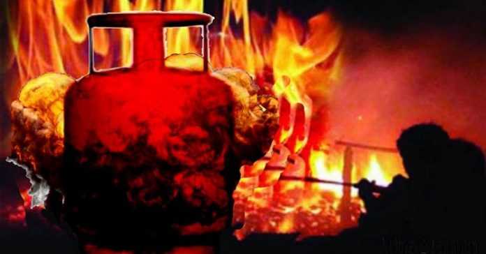 Blacksmith Killed, 3 others injured in gas cylinder blast in Pulwama