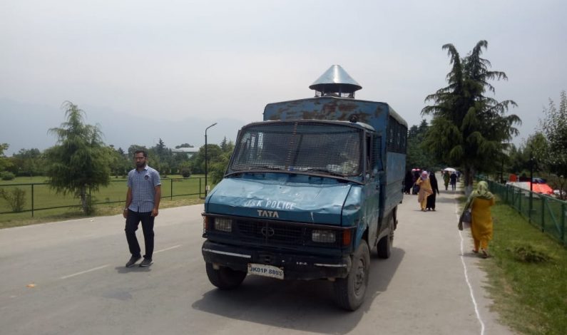 J&K police bar KU students from attending inaugural function of Book Fair chaired by Dr Farooq J&K police bar KU students from attending inaugural function of Book Fair chaired by Dr Farooq