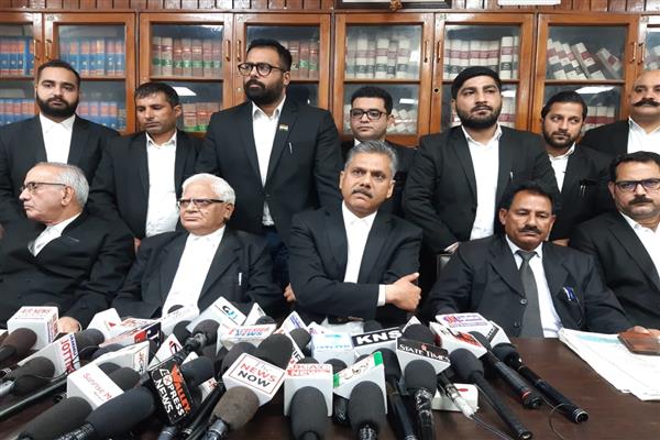 jammu-high-court-bar-suspends-members-who-spoke-in-favour-of-article