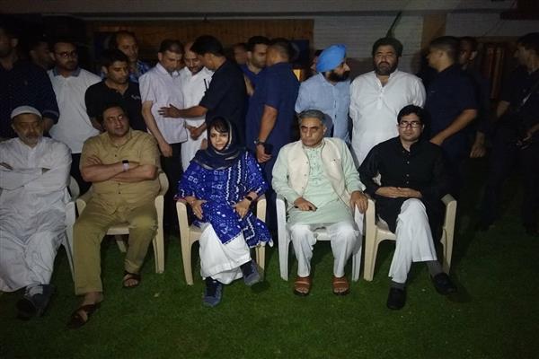 Mehbooba Mufti led delegation holds late evening meet with Guv