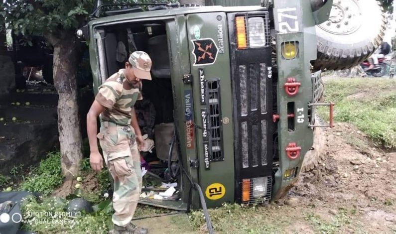 10 CRPF troopers injured as vehicle turns turtle in Beerwah 10 CRPF troopers injured as vehicle turns turtle in Beerwah