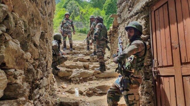 SOG man injured in ongoing gunfight in Srinagar SOG man injured in ongoing gunfight in Srinagar